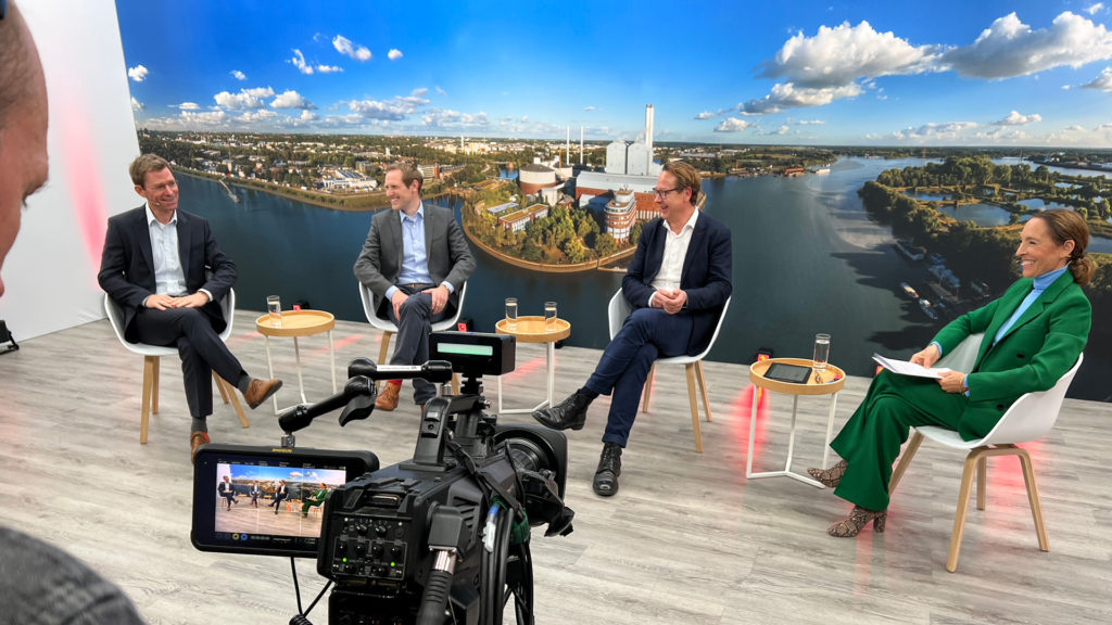 Blick ins Streaming-Studio. Der Zukunftsdialog mit (v.r.) Andrea Thilo, Christian Heine, Ulrich Liebenthal und Christian Hein.