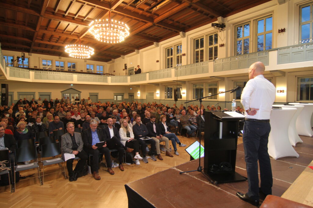 Rüdiger Straub bei der Informationsveranstaltung Bürgerentscheid Bad Urach